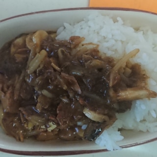 サバの味噌煮缶とエリンギともやしのカレー